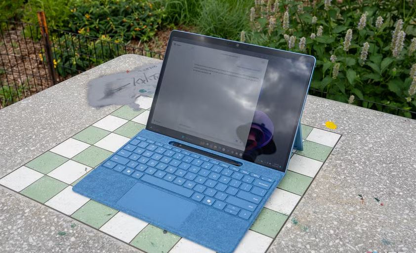 Capture 9 لوازمی که باید برای Surface Pro 11 یا Surface Laptop 7 تهیه کنید مرداد ۱۴۰۵