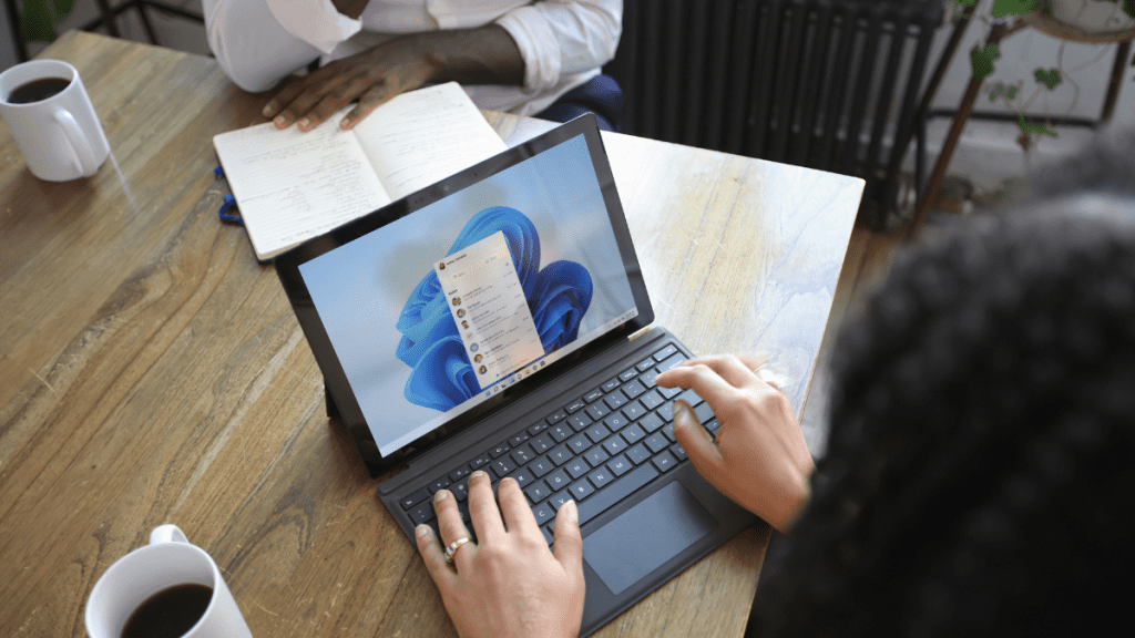 ۷ روش که Microsoft Dynamics 365 CRM کسبوکار شما را متحول میکند 4 Team working at a table ۷ روش که Microsoft Dynamics 365 CRM کسبوکار شما را متحول میکند مرداد ۱۴۰۵